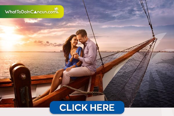 Pareja en un barco en un atardecer